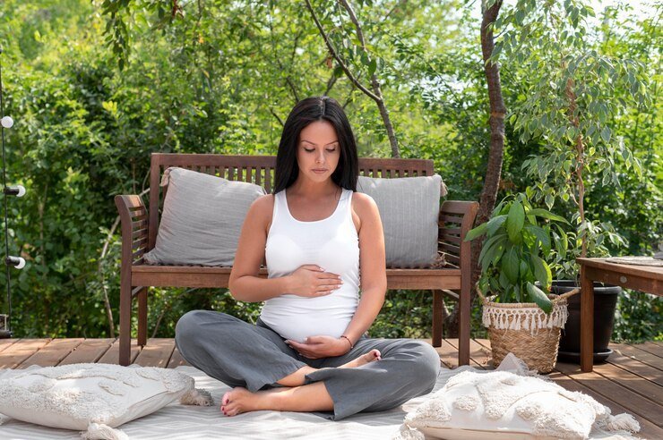 Holistic Birth Support: Naturopathic Doula vs Traditional Doula