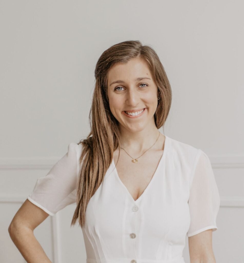 About Dr. Alexa Torontow at Serene Naturopathic doctors and doulas. I help women have healthy and empowered pregnancies and thrive postpartum. I’m a Toronto-based Naturopathic Doctor, Doula, and mom to two daughters with a passion for delivering modern and comprehensive maternal healthcare, education, and support to moms and moms-to-be.