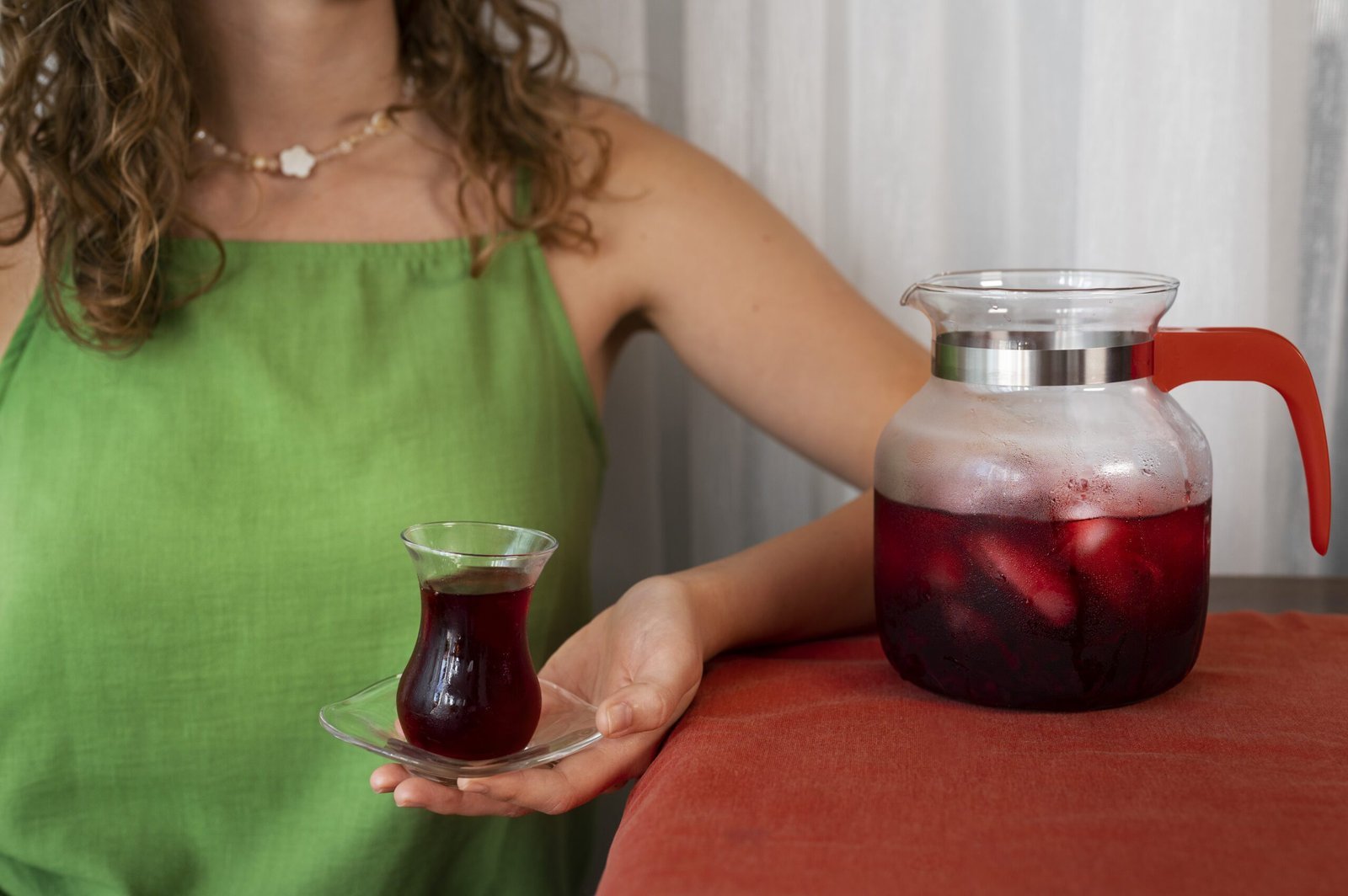 Cranberry Juice Benefits for Pregnant Women: UTI Prevention, Antioxidant Boost