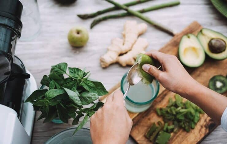 5 ways to Detox Naturally with a Holistic Doctor Toronto.At our Serene Clinic, we believe that a holistic approach to detox is the key to supporting your body’s natural cleansing processes. Here are five powerful ways you can naturally detoxify and feel your best.