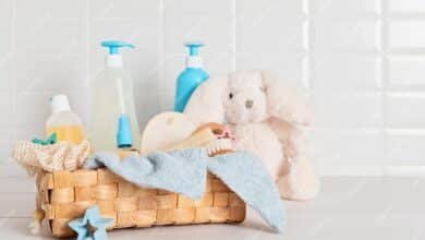 Holistic Doctor Toronto: Best Baby Bath Essentials for Newborns. Holistic Doctor Toronto will recommend you essentials for your baby’s first bath. Welcoming your baby into the world is a magical journey—and their very first bath is a special moment of connection and care. At our naturopathic doula clinic, we believe that every detail matters, from the products you use to the experience you create. Here are five carefully selected items that make your baby’s first bath safe, soothing, and filled with natural goodness.