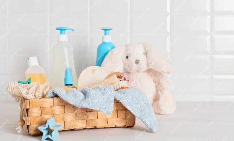 Holistic Doctor Toronto: Best Baby Bath Essentials for Newborns. Holistic Doctor Toronto will recommend you essentials for your baby’s first bath. Welcoming your baby into the world is a magical journey—and their very first bath is a special moment of connection and care. At our naturopathic doula clinic, we believe that every detail matters, from the products you use to the experience you create. Here are five carefully selected items that make your baby’s first bath safe, soothing, and filled with natural goodness.