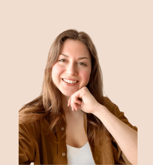 Penelope is a birth doula and naturopathic medical student with a deep passion for supporting women through every stage of their reproductive journey, from fertility and pregnancy to postpartum care.